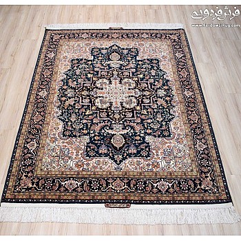 Handmade rug,3 meters in size,made in Tabriz with Heris design