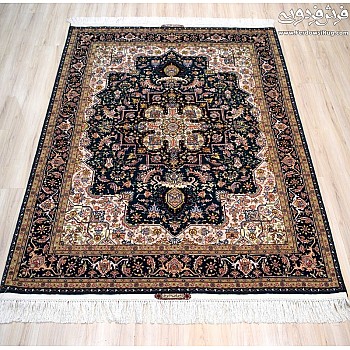 Handmade rug,3 meters in size,made in Tabriz with Heris design