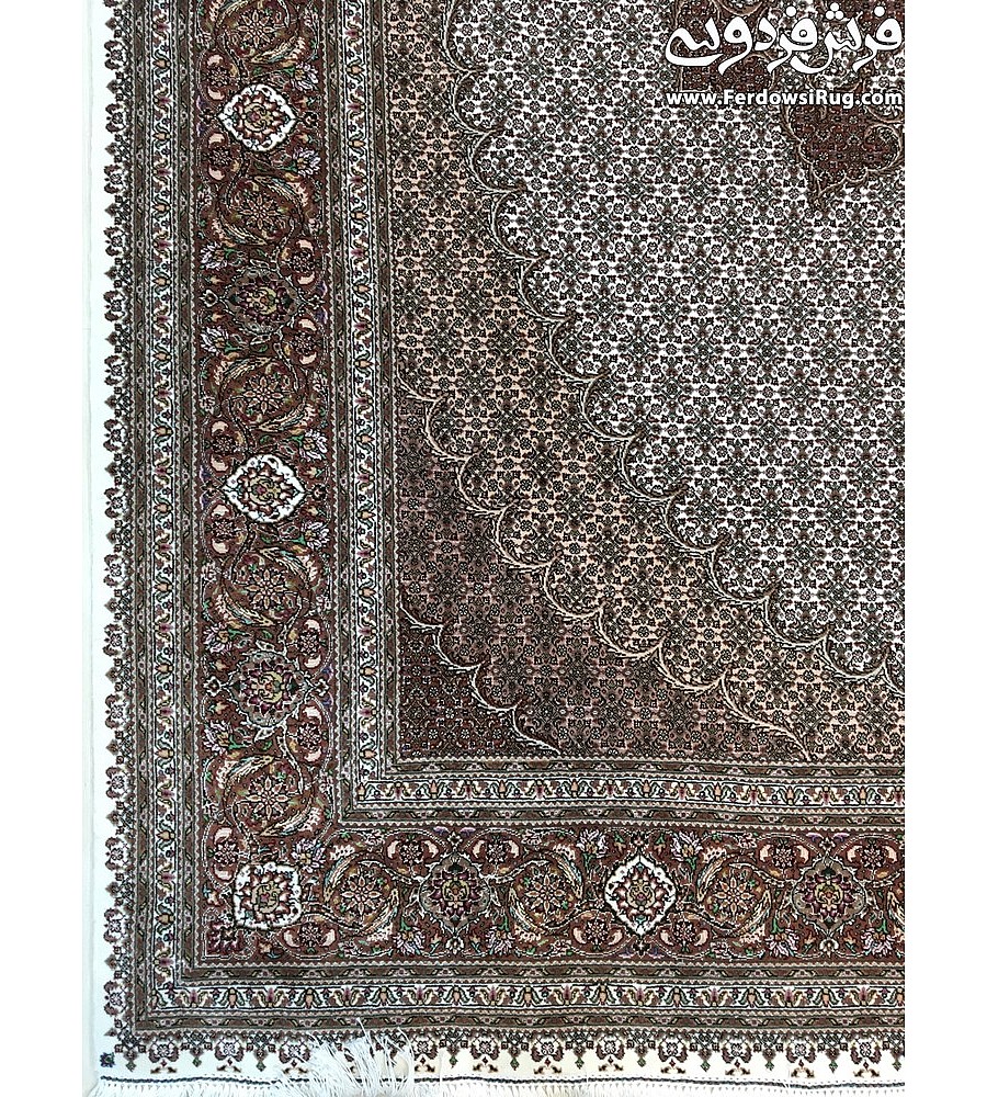 فرش دستباف 6 متری طرح عبداللهی کرم ترنج خورشیدی تبریز مناسب دکوراسیون کلاسیک و مدرن با کیفیت بالا