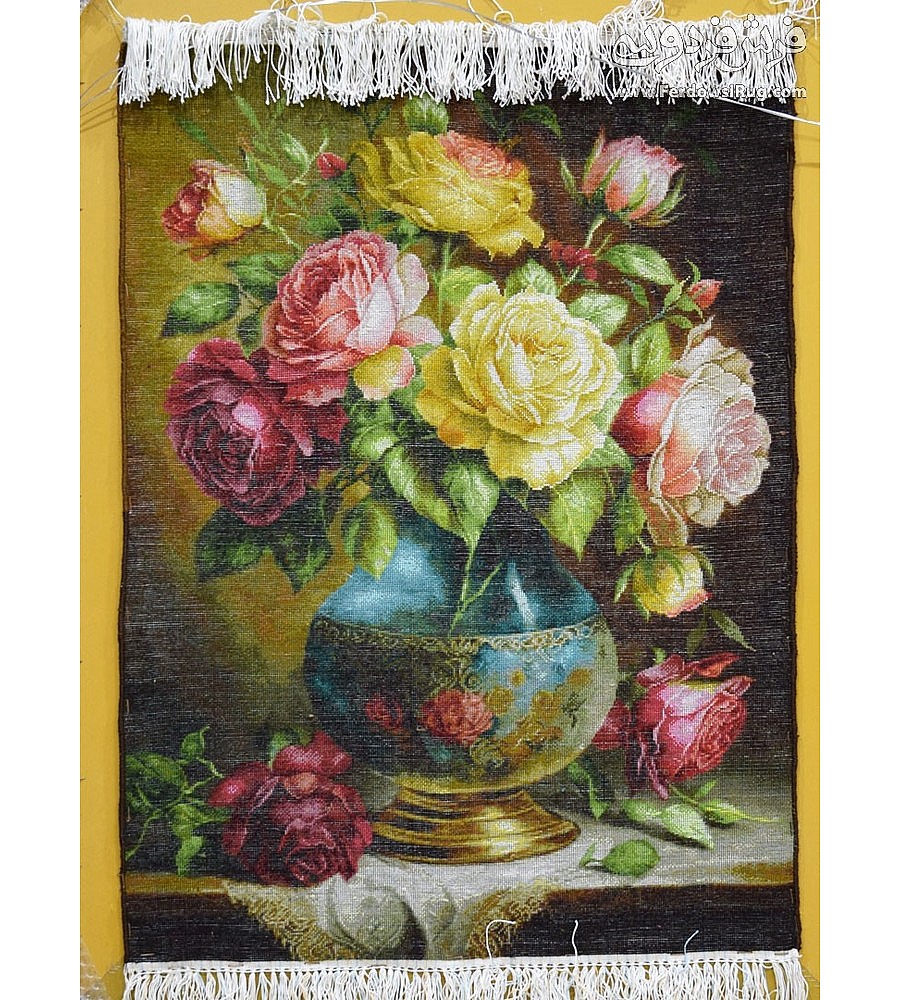 تابلوفرش دستباف طرح گلدان خاطره بافت تبریز مناسب دکور منزل با رنگ های چشم نواز و کیفیت بالا