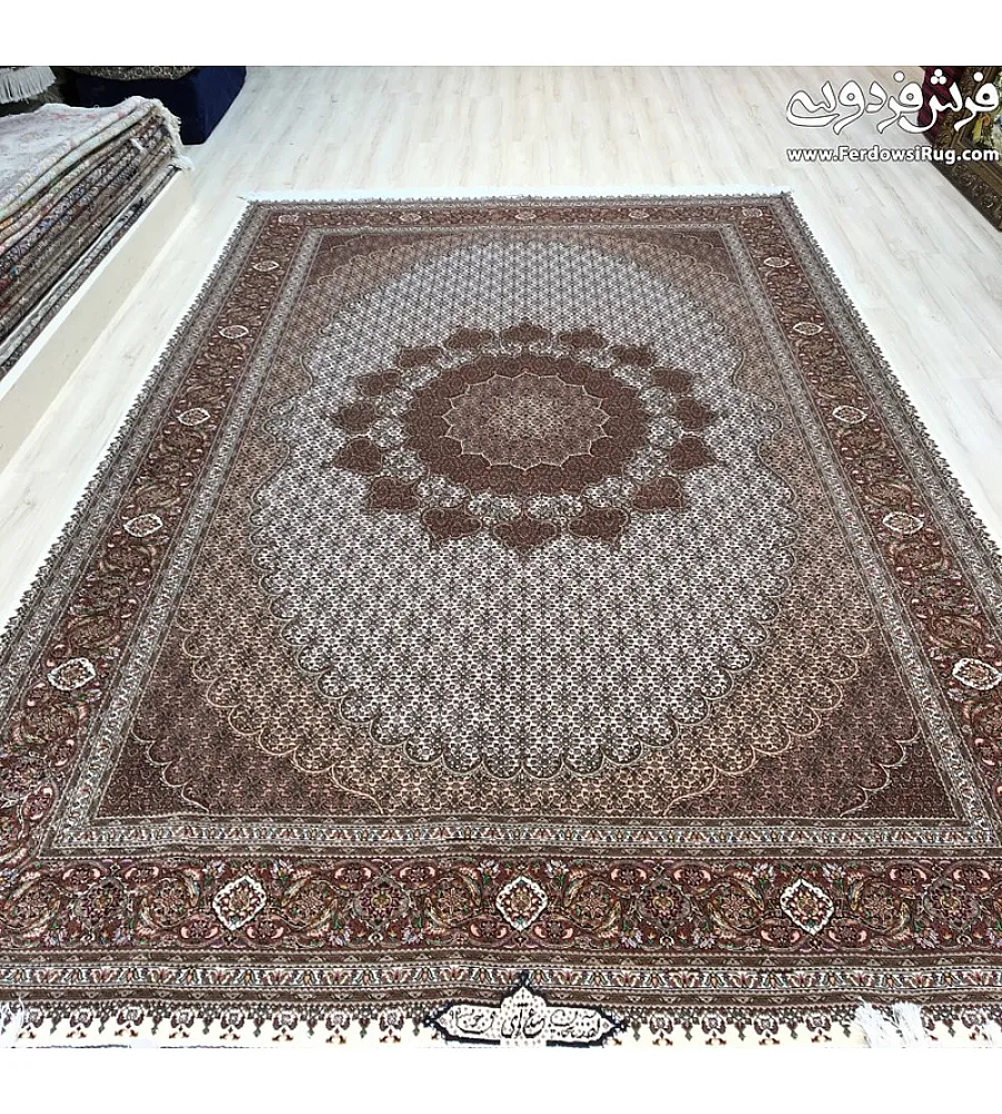 فرش دستباف 6 متری طرح عبداللهی کرم ترنج خورشیدی تبریز مناسب دکوراسیون کلاسیک و مدرن با کیفیت بالا