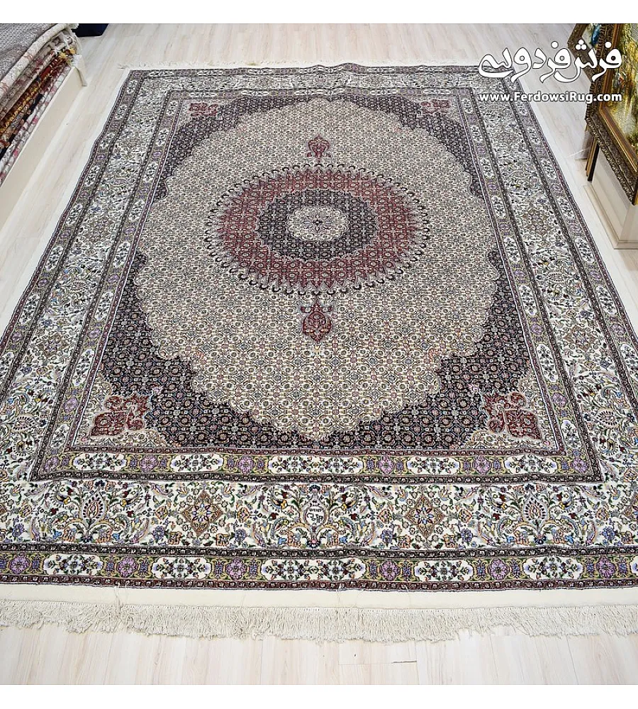 جفت فرش دستباف 9 متری کرم مود بیرجند با طرح سنتی و کیفیت عالی مناسب برای دکوراسیون داخلی و فضای کلاسیک