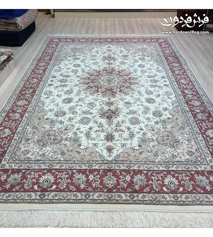فرش 9 متری دستباف طرح تبریز با رنگ های اصیل و کیفیت بالا، مناسب برای دکوراسیون کلاسیک، تولید شده در مشهد