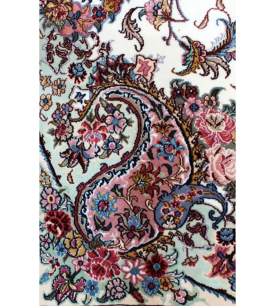 فرش دستباف 9 متری جفتی طرح سالاری مشهد با رنگ زمینه کرم و نقش و نگار سنتی مناسب دکوراسیون کلاسیک