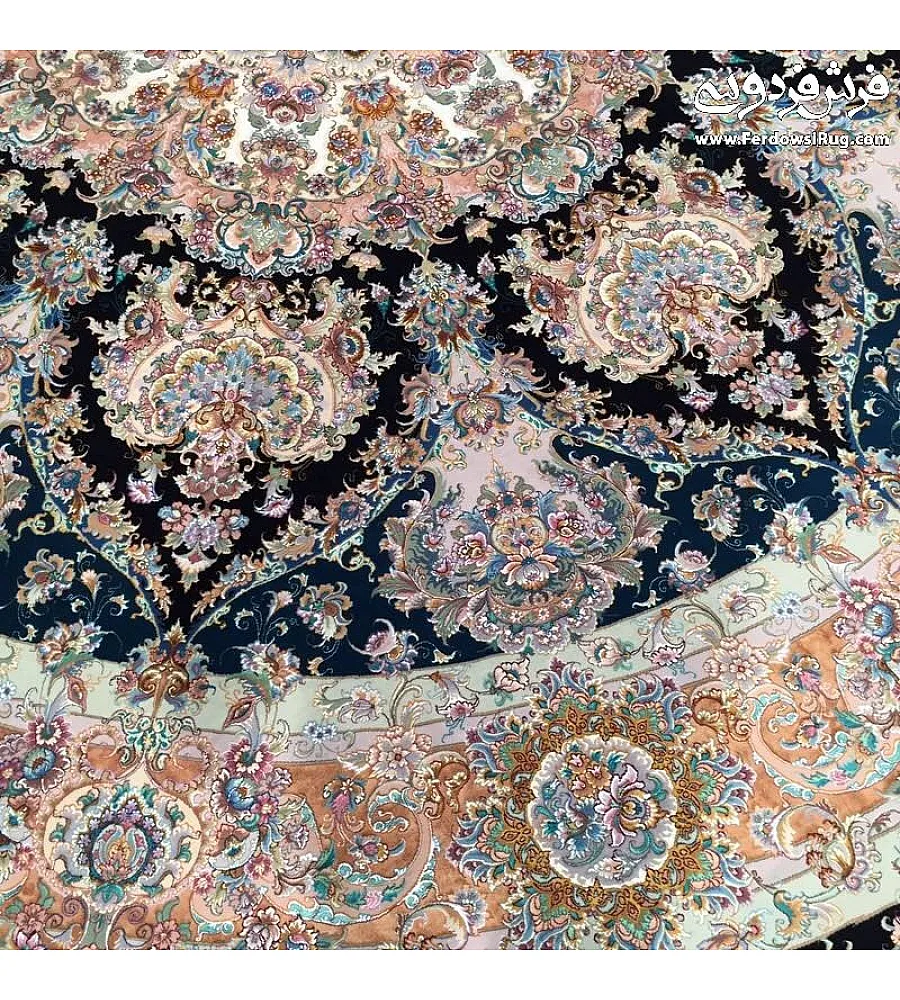 فرش دایره دستباف سالاری تبریز با طرح اصیل ایرانی رنگ لاکی مناسب پذیرایی و اتاق نشیمن