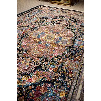 Handmade rug,18 meters in size,made in Tabriz with Salary design