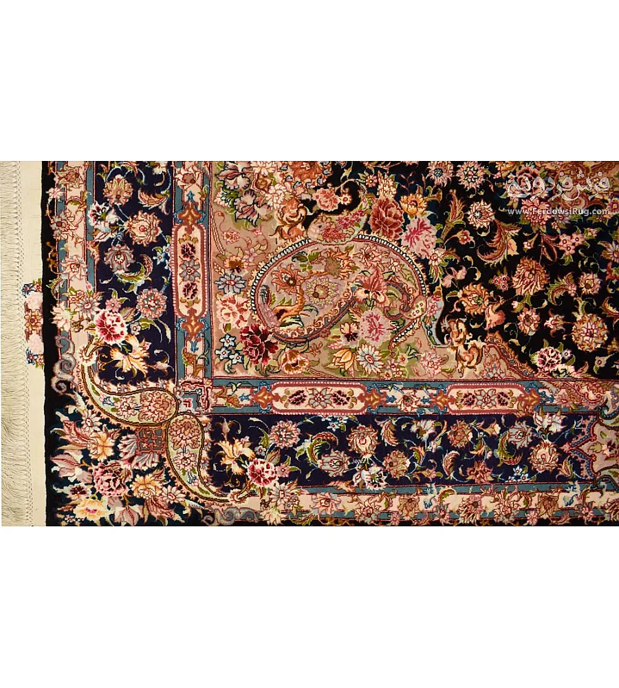 فرش دستباف قالیچه 3 متری طرح سالاری بافت تبریز با رنگ های گرم و نقوش سنتی مناسب دکوراسیون کلاسیک و مدرن