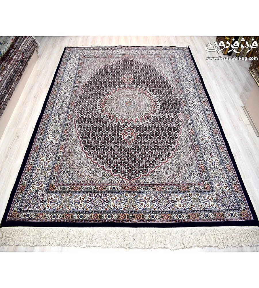 فرش دستباف 6 متری جفت طرح ریزماهی کف سرمه ای مود بیرجند مناسب دکوراسیون کلاسیک و سنتی