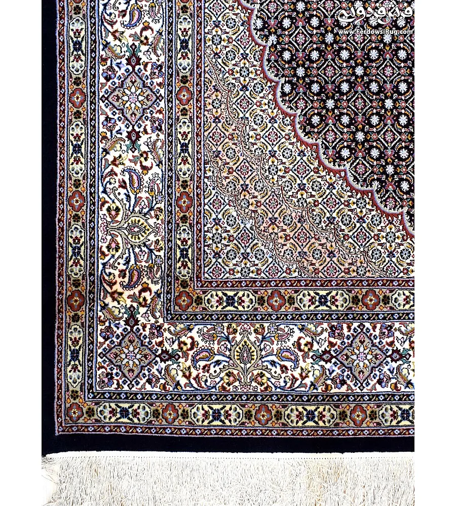 فرش دستباف 6 متری جفت طرح ریزماهی کف سرمه ای مود بیرجند مناسب دکوراسیون کلاسیک و سنتی