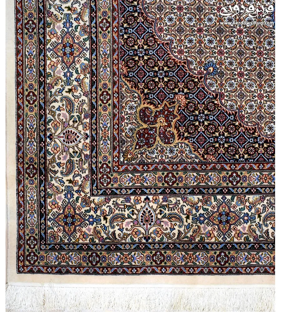 فرش دستباف 6 متری جفت طرح ریزماهی رنگ کرم مود بیرجند مناسب دکوراسیون کلاسیک و مدرن با کیفیت عالی