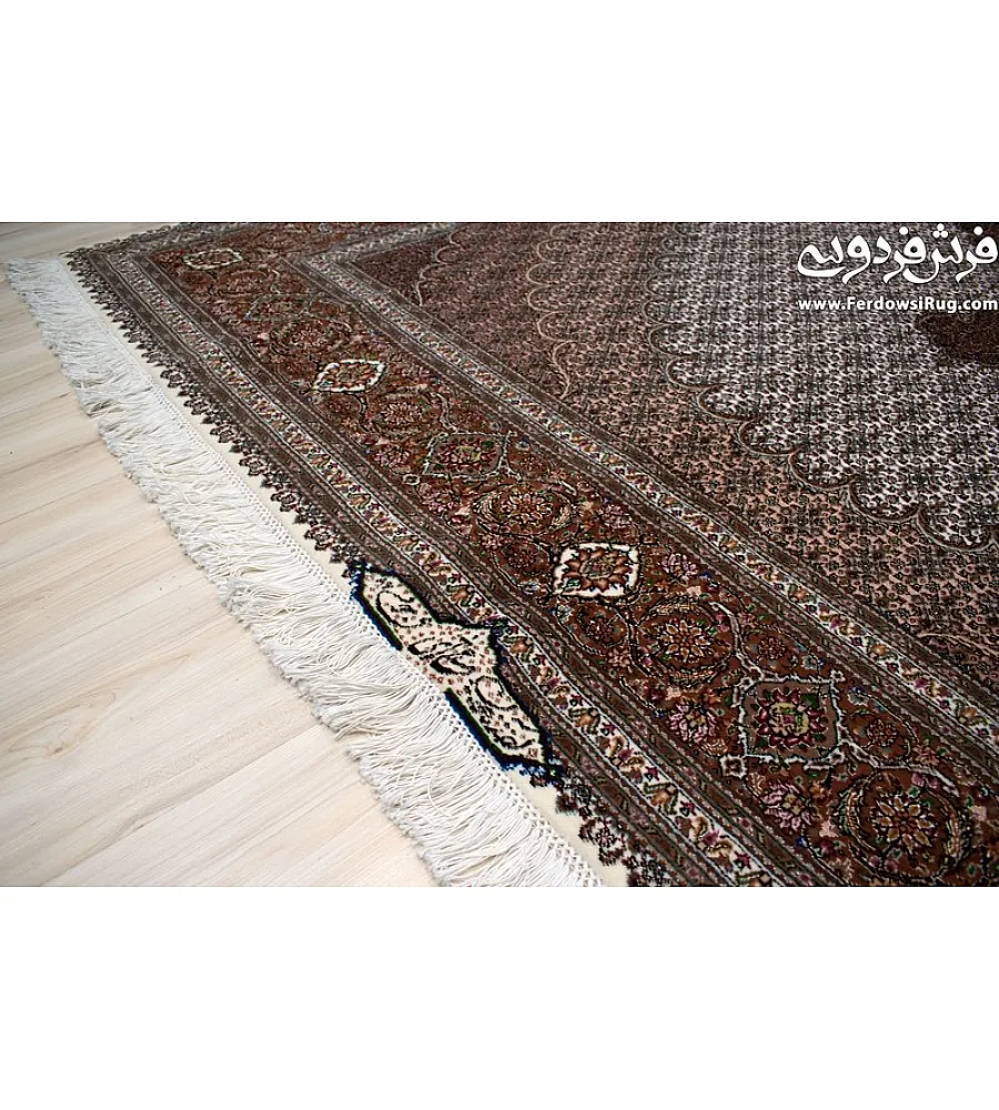 Handmade 6-meter carpet, Abdollahi design, cream color, crafted with Tabriz weaving technique, elegant and durable for home decor.