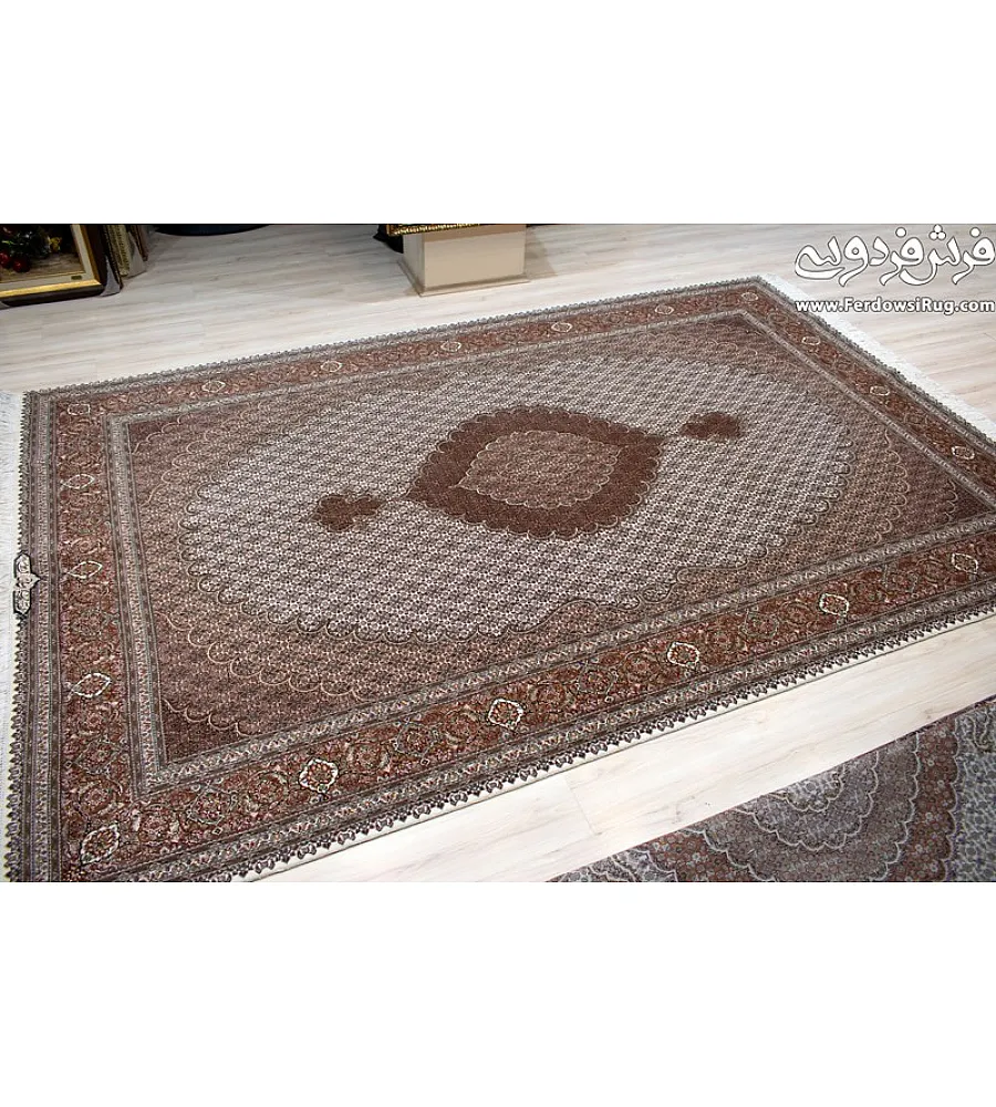 Handmade 6-meter carpet, Abdollahi design, cream color, crafted with Tabriz weaving technique, elegant and durable for home decor.