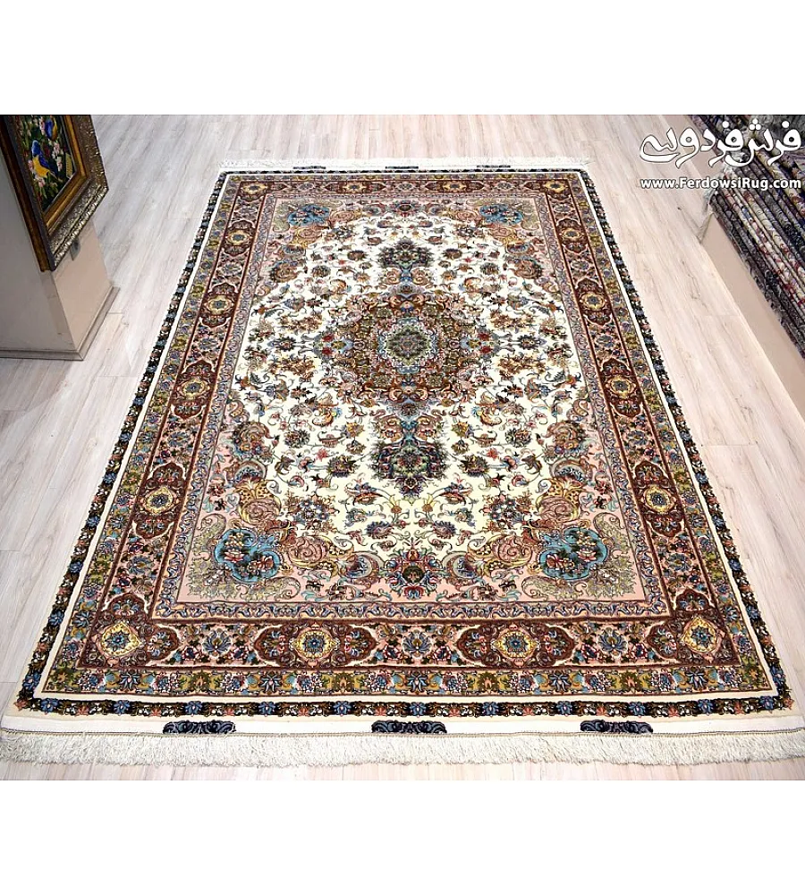 فرش دستباف 6 متری جفت طرح نوین فر تبریز با رنگ های گرم و نقش ونگار سنتی مناسب دکوراسیون کلاسیک