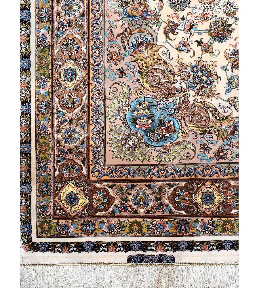 فرش دستباف 6 متری جفت طرح نوین فر تبریز با رنگ های گرم و نقش ونگار سنتی مناسب دکوراسیون کلاسیک