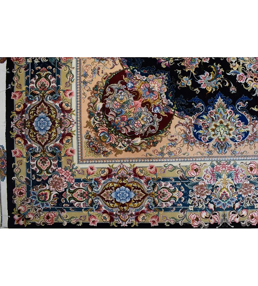 فرش دستباف 6 متری جفت طرح خطیبی رنگ سرمه ای بافته شده در تبریز مناسب برای دکوراسیون کلاسیک و مدرن