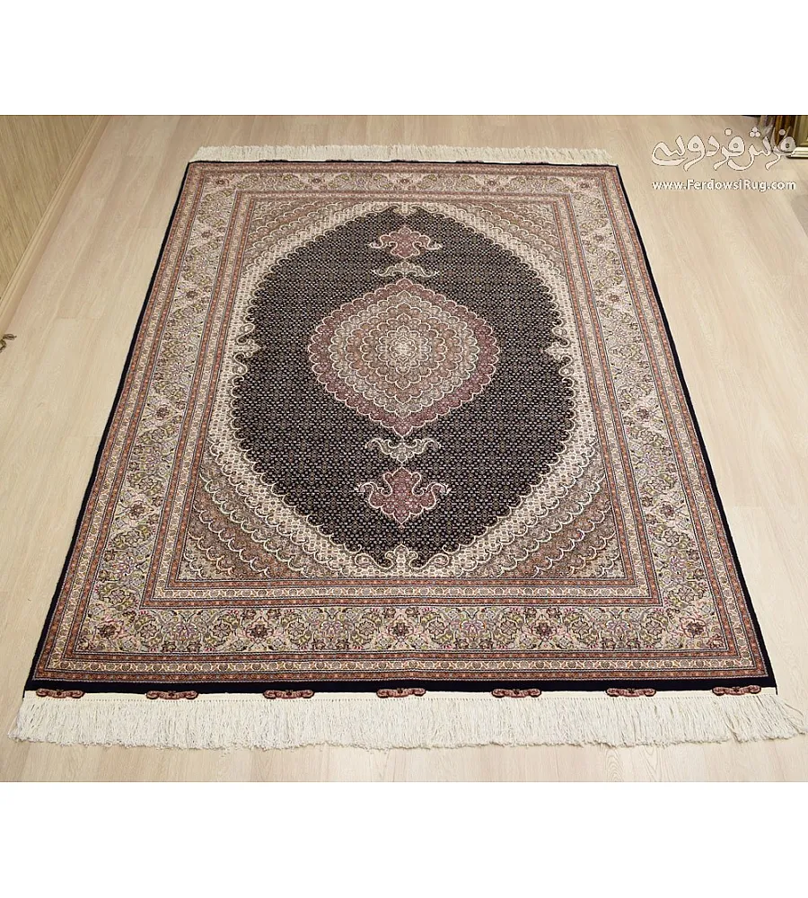 فرش دستباف 6 متری جفت ریزماهی کمال الملک چهل رج سرمه ای تبریز با طرح سنتی و کیفیت بالا مناسب دکوراسیون کلاسیک
