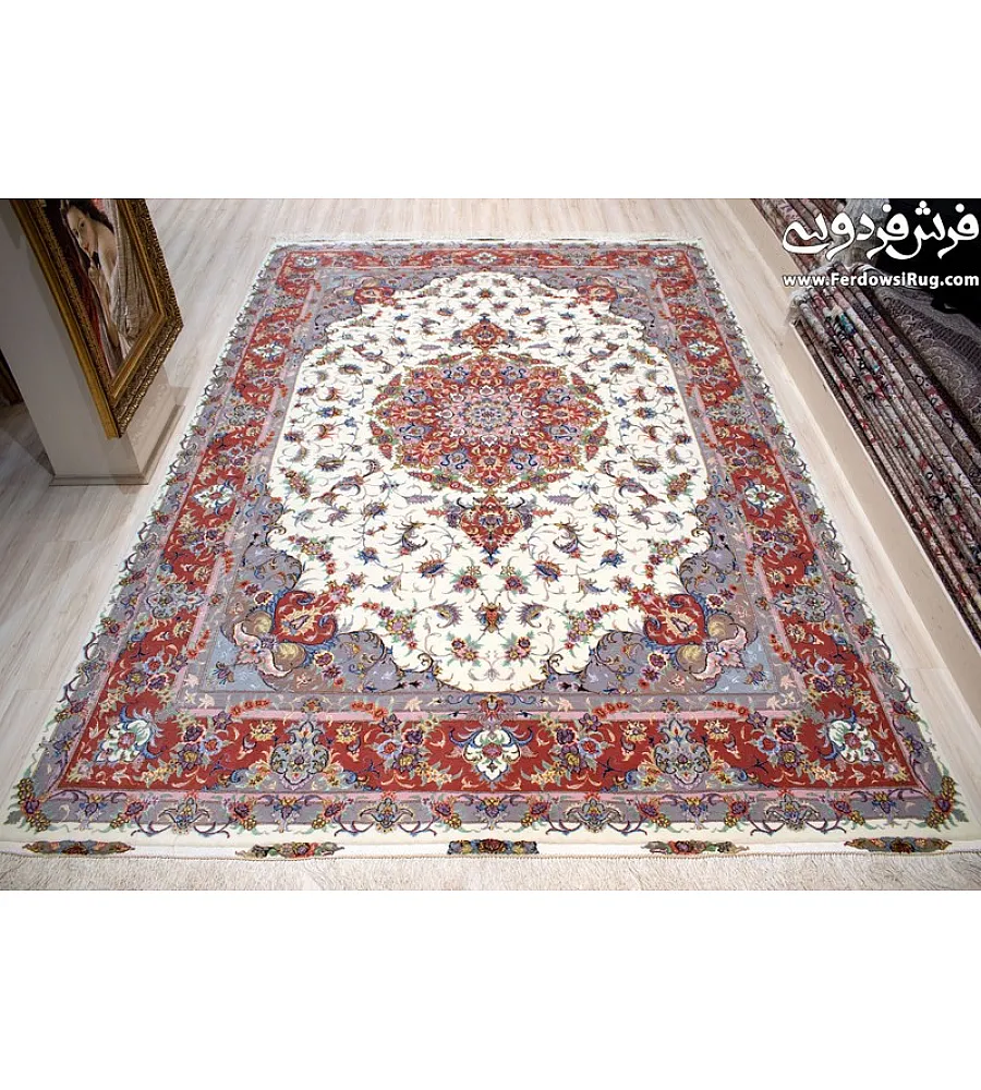 فرش 9 متری دستباف طرح خطیبی رنگ کرم حاشیه مسی بافت مشهد مناسب دکوراسیون کلاسیک و اصیل ایرانی