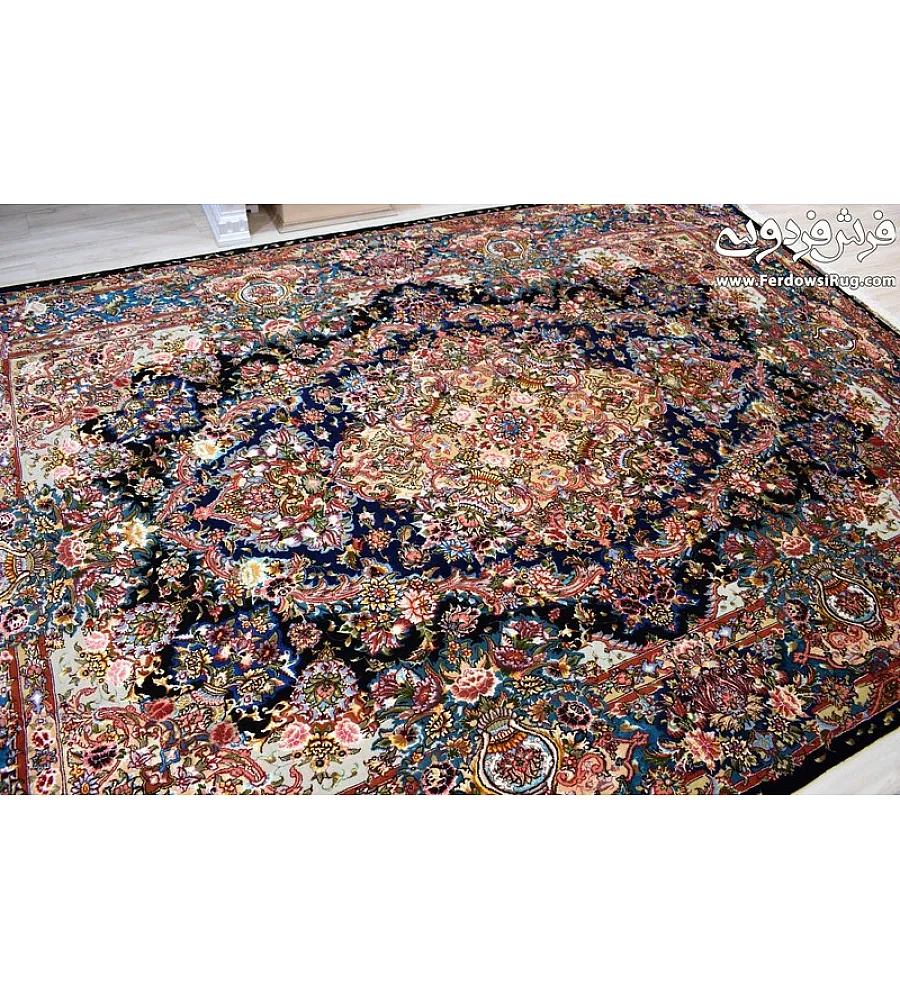 فرش 9 متری دستباف طرح سالاری چهل رج تبریز با رنگ های جذاب و کیفیت بالا مناسب برای دکوراسیون کلاسیک و مدرن