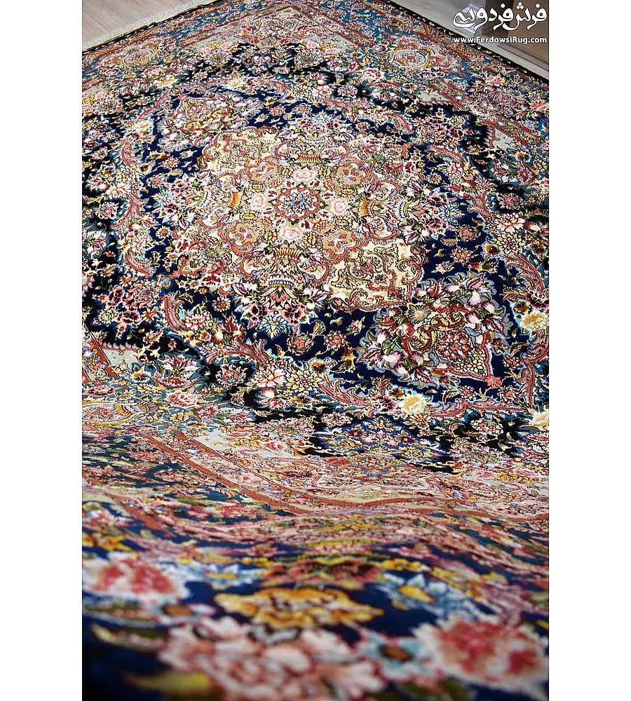 فرش 9 متری دستباف طرح سالاری چهل رج تبریز با رنگ های جذاب و کیفیت بالا مناسب برای دکوراسیون کلاسیک و مدرن
