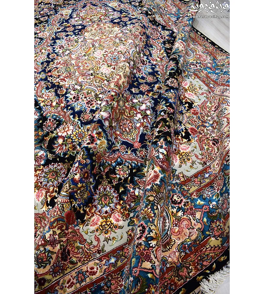 فرش 9 متری دستباف طرح سالاری چهل رج تبریز با رنگ های جذاب و کیفیت بالا مناسب برای دکوراسیون کلاسیک و مدرن