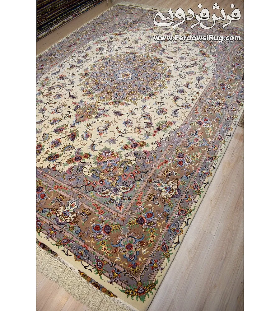 فرش دستباف 9 متری طرح علیزاده با حاشیه قهوه ای و نقشه سنتی مناسب دکوراسیون پذیرایی ساخت خراسان