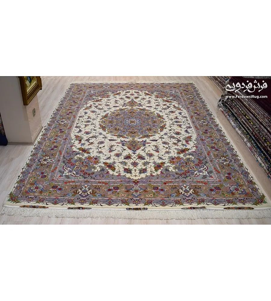 فرش دستباف 9 متری طرح علیزاده با حاشیه قهوه ای و نقشه سنتی مناسب دکوراسیون پذیرایی ساخت خراسان