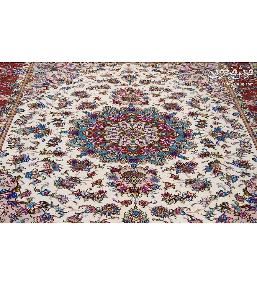 فرش دستباف مشهد طرح علیزاده کرم حاشیه مسی، جفت 9متری مناسب دکوراسیون کلاسیک، کیفیت بالا و دوام طولانی