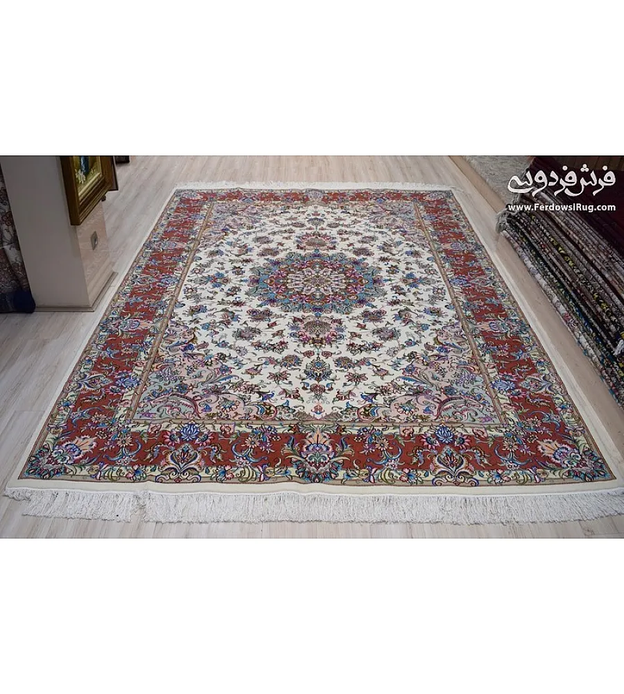 فرش دستباف مشهد طرح علیزاده کرم حاشیه مسی، جفت 9متری مناسب دکوراسیون کلاسیک، کیفیت بالا و دوام طولانی