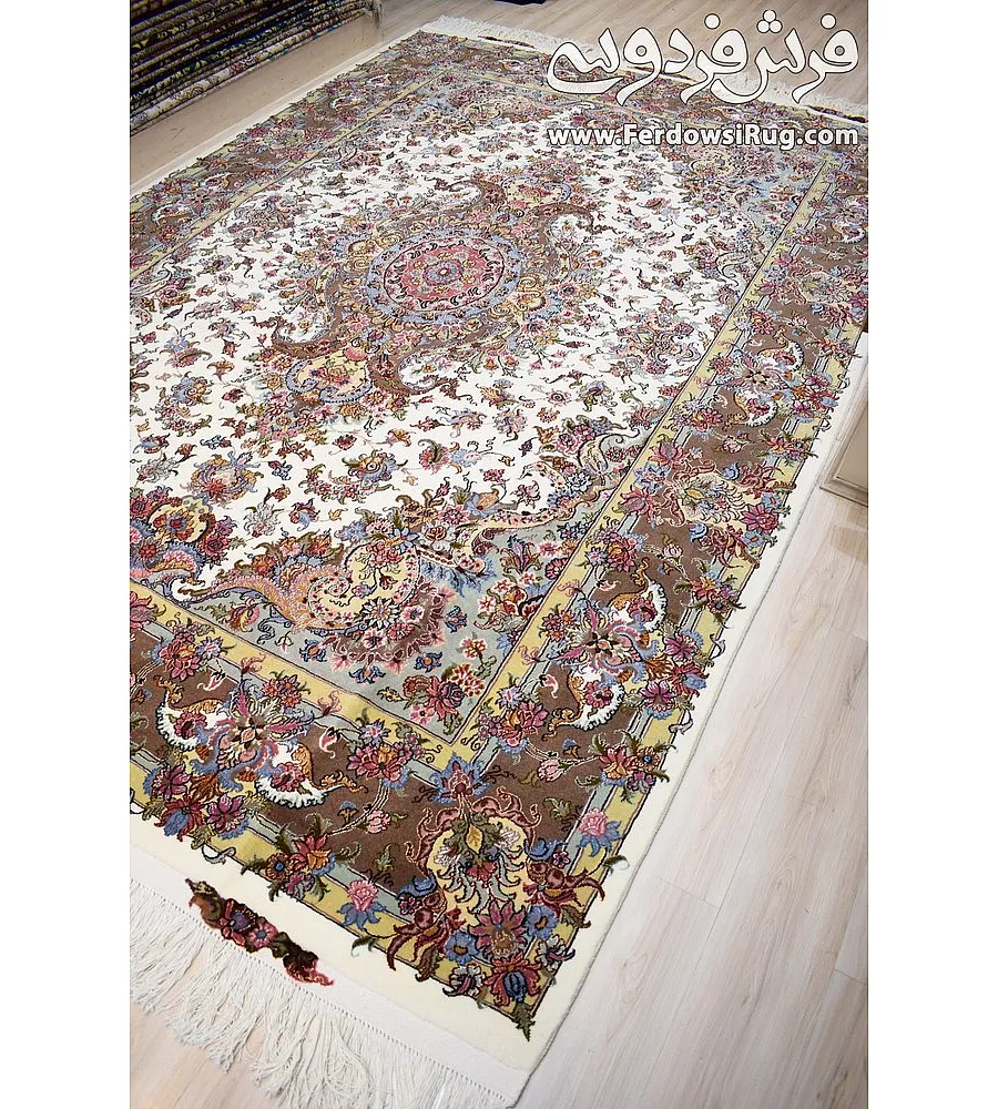 فرش دستباف 9 متری جفت طرح خطیبی کرم مشهد با کیفیت بالا مناسب دکوراسیون کلاسیک و مدرن | خرید فرش فردوسی