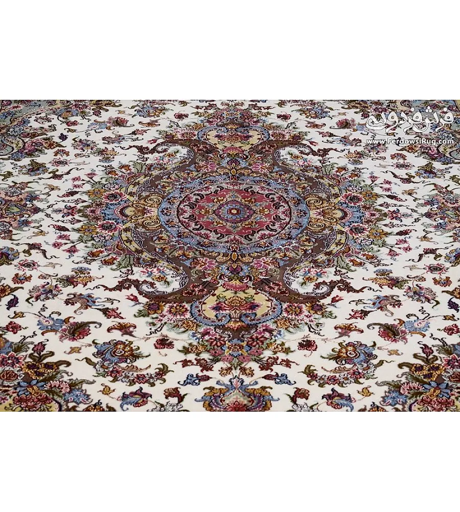 فرش دستباف 9 متری جفت طرح خطیبی کرم مشهد با کیفیت بالا مناسب دکوراسیون کلاسیک و مدرن | خرید فرش فردوسی