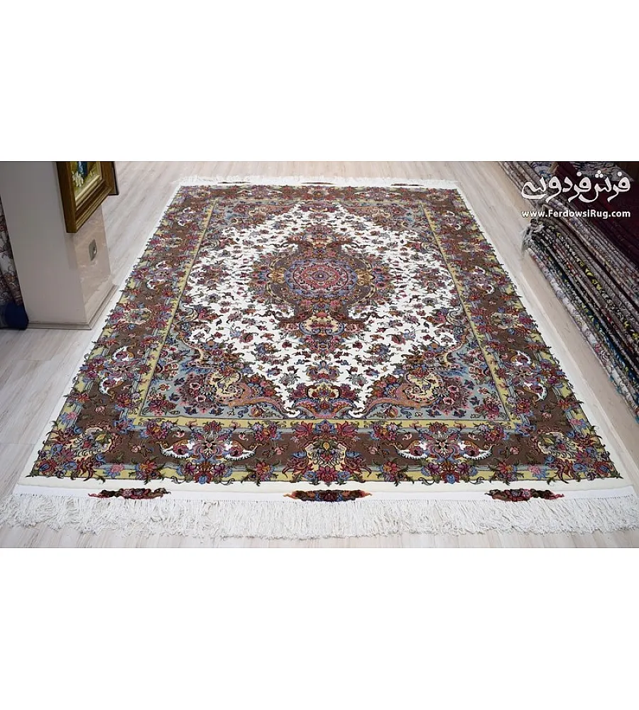 فرش دستباف 9 متری جفت طرح خطیبی کرم مشهد با کیفیت بالا مناسب دکوراسیون کلاسیک و مدرن | خرید فرش فردوسی