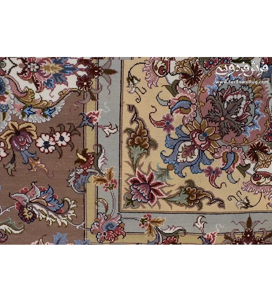 فرش دستباف 9 متری جفتی طرح خطیبی رنگ کرم تولید شده در مشهد مناسب دکوراسیون کلاسیک و سنتی با کیفیت بالا