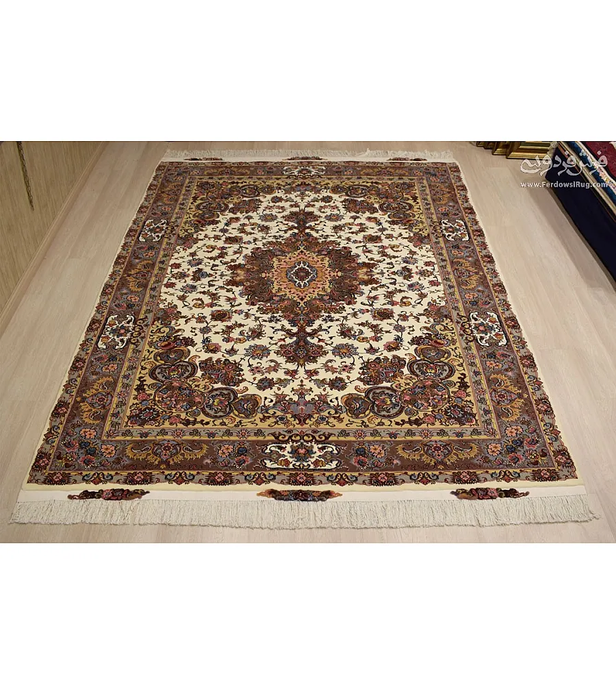 فرش دستباف 9 متری جفت خطیبی با رنگ های گرم و طرح اصیل ایرانی بافته شده در خراسان رضوی مناسب دکوراسیون کلاسیک