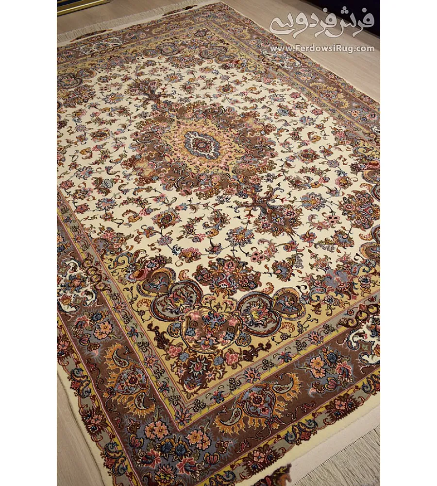 فرش دستباف 9 متری جفت خطیبی با رنگ های گرم و طرح اصیل ایرانی بافته شده در خراسان رضوی مناسب دکوراسیون کلاسیک