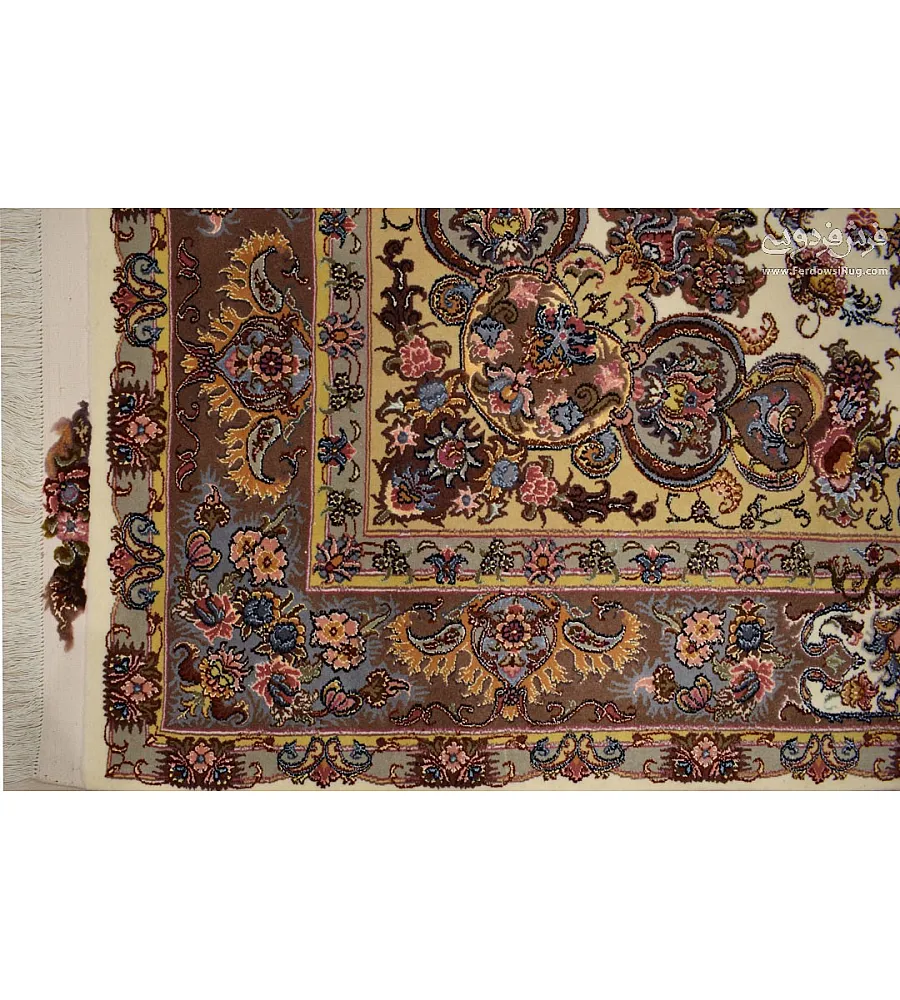 فرش دستباف 9 متری جفت خطیبی با رنگ های گرم و طرح اصیل ایرانی بافته شده در خراسان رضوی مناسب دکوراسیون کلاسیک