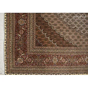 فرش دستباف 9 متری طرح ریزماهی عبدالهی کرم تبریز