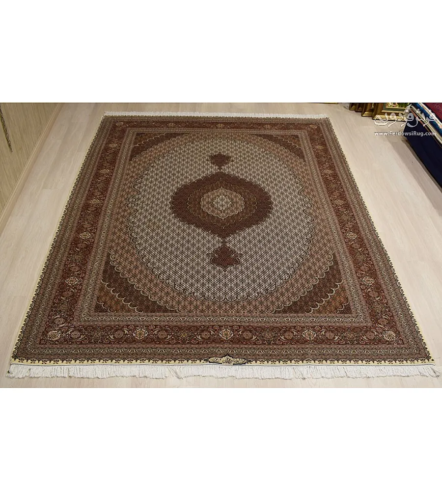 فرش دستباف تبریز طرح ریزماهی کرم جفت 9متری کیفیت بالا مناسب دکوراسیون کلاسیک و مدرن ساخته شده توسط استاد عبدالهی