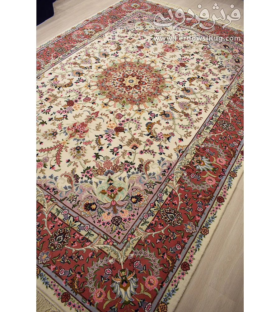 فرش دستباف 9 متری جفت طرح علیا کاشمر رنگ کرم و قرمز مناسب سالن پذیرایی لوکس ایران