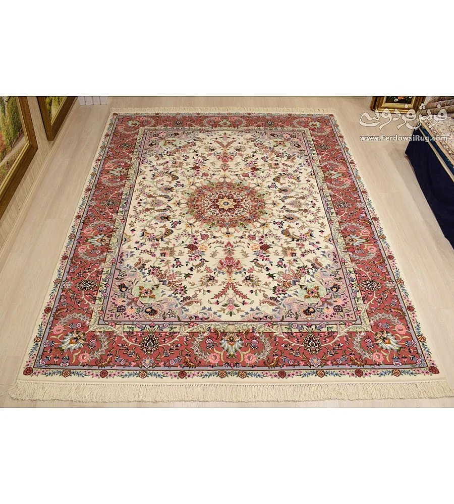 فرش دستباف 9 متری جفت طرح علیا کاشمر رنگ کرم و قرمز مناسب سالن پذیرایی لوکس ایران