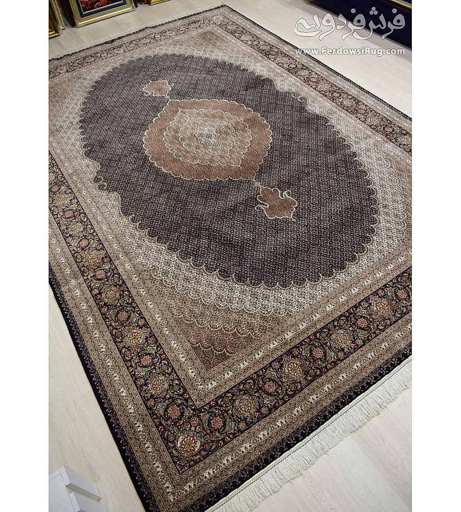 فرش دستباف تبریز طرح ریزماهی عبداللهی جفت 9 متری با رنگ های چشم نواز و کیفیت عالی مناسب دکوراسیون کلاسیک و مدرن