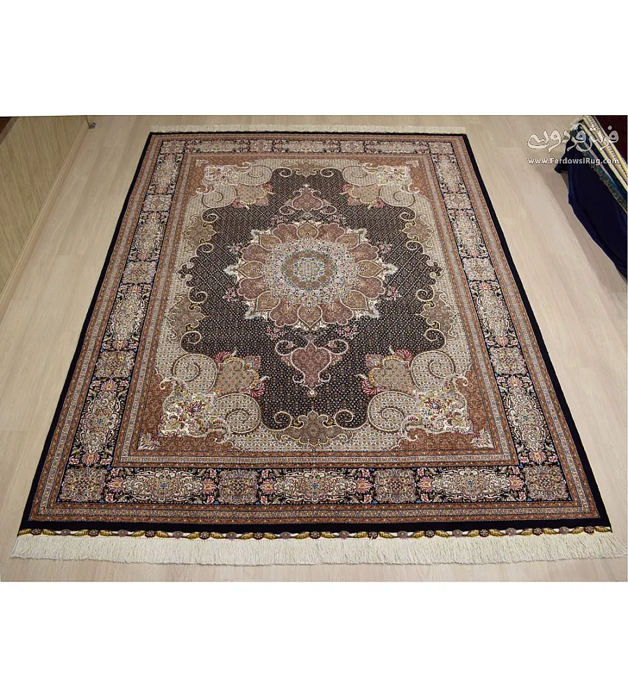 جفت فرش 9 متری دستباف تبریز طرح ریزماهی عبداللهی با رنگ بندی سنتی مناسب دکوراسیون کلاسیک و مدرن