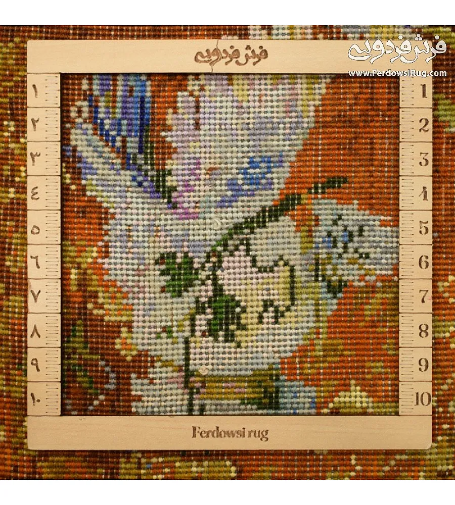 تابلو فرش دستباف مینیاتور استاد فرشچیان طرح رستن بیضی بافت تبریز رنگ های زنده و طبیعی نمای نزدیک