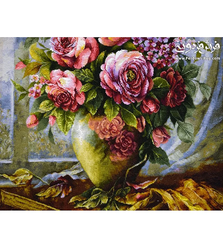 تابلو فرش دستباف طرح گل رز با رنگ های زنده و جزئیات دقیق مخصوص دکوراسیون منزل یا هدیه خاص ساخت تبریز