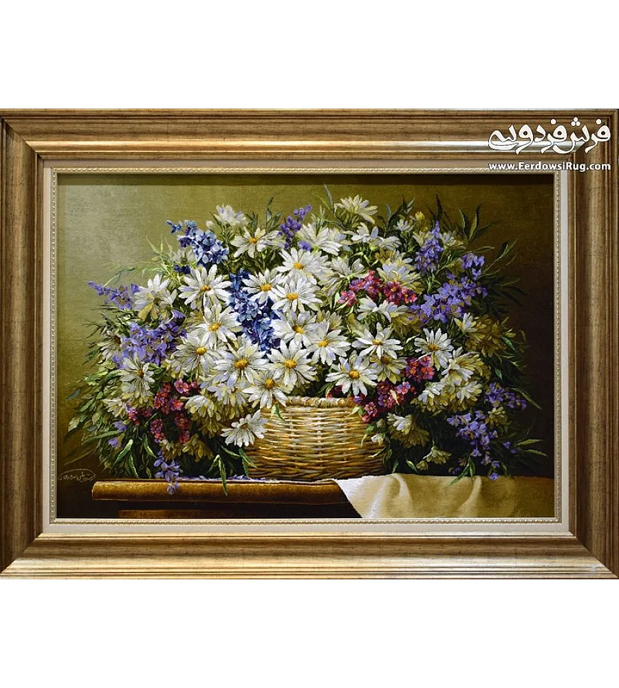تابلو فرش دستباف تبریز با طرح سبد گل رنگارنگ بافته شده از نخ پشم و ابریشم مناسب تزئین دیوار