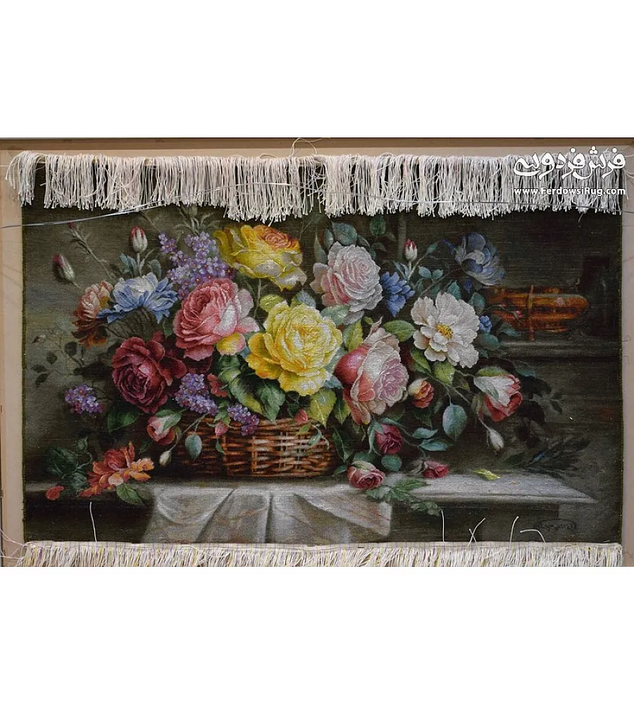 تابلو فرش دستباف تبریز طرح گل خواستگاری رنگ های زنده و بافت هنرمندانه مناسب دکوراسیون داخلی کلاسیک