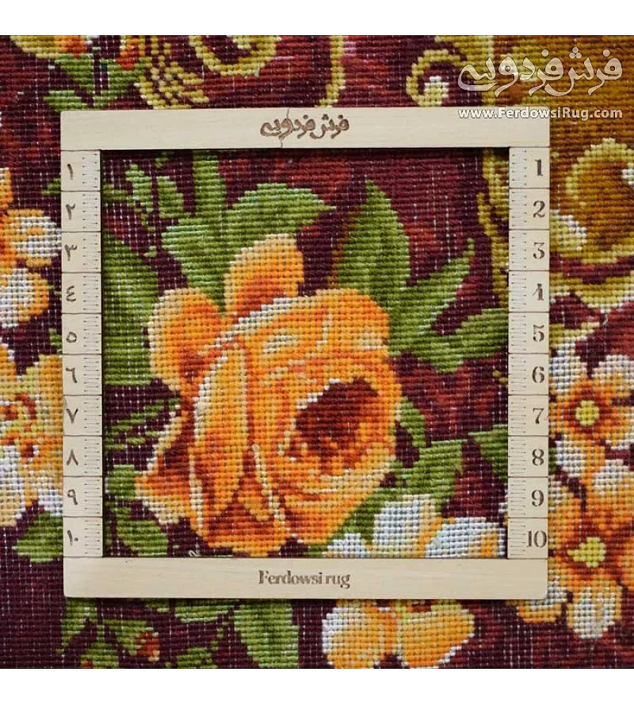 تابلو فرش دستباف طرح آیه قرآنی طولی بافت تبریز با قاب چوبی زیبا مناسب دکوراسیون منزل و هدیه خاص