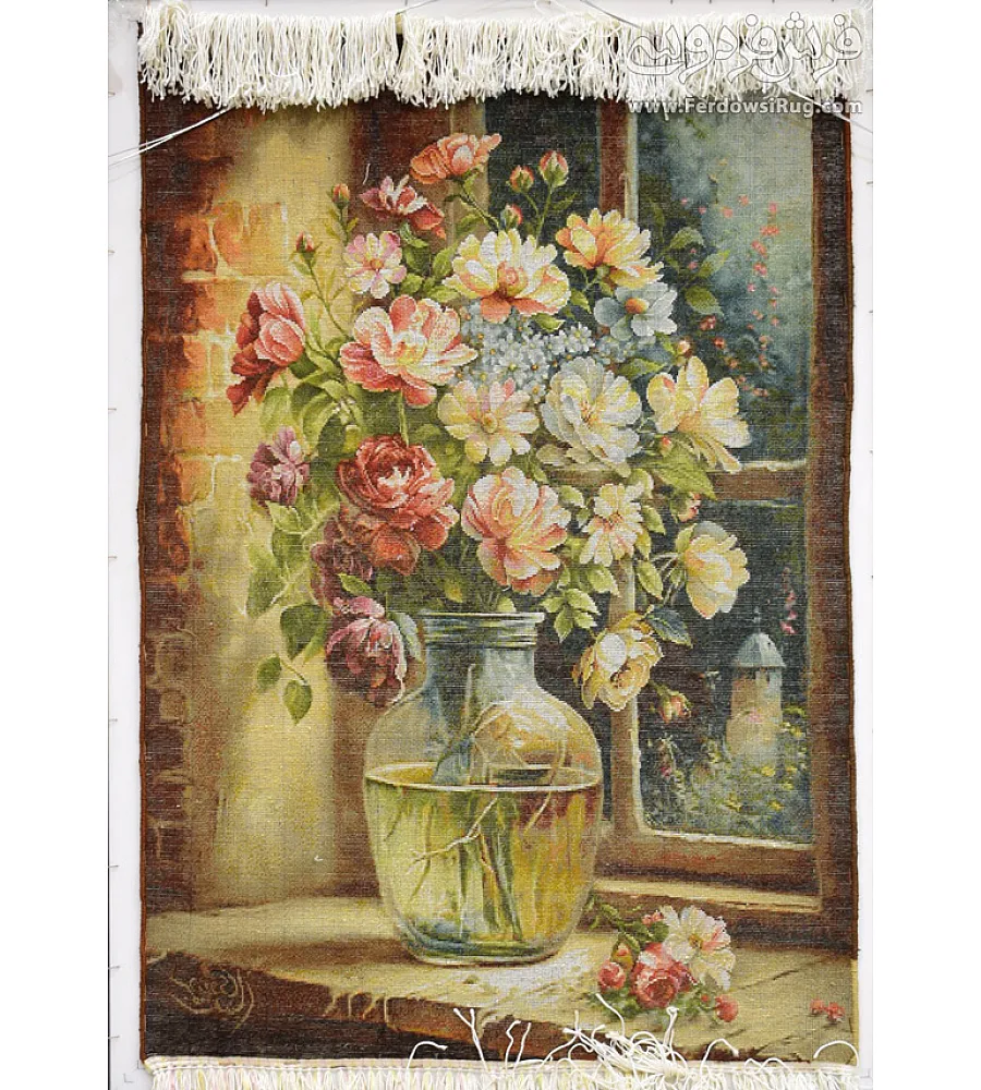 تابلو فرش دستباف طرح گل رز قرمز با قاب چوبی کلاسیک مناسب دکوراسیون منزل و هدیه خاص ساخت تبریز