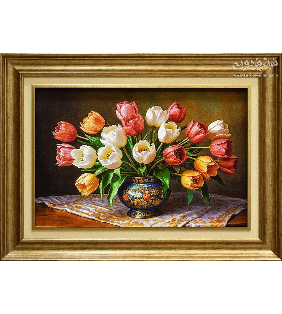تابلو فرش دستباف طرح گل و گلدان ساخته شده در تبریز با رنگ های زنده مناسب دکوراسیون داخلی