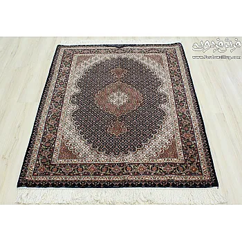 Handmade rug,1.5 meters in size,made in Tabriz with RIZHMAHI abdollahi design