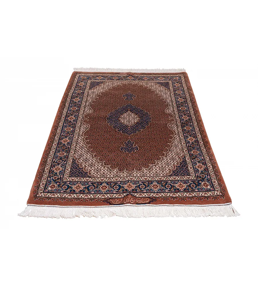 فرش دستباف ریزماهی تبریز طرح عبدالهی ذرع نیم با رنگ های اصیل و کیفیت بالا مناسب دکوراسیون کلاسیک و سنتی